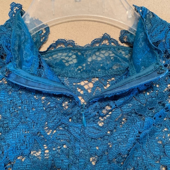 Betsy Johnson | Lace Sheath Dress - Picture 5 of 8